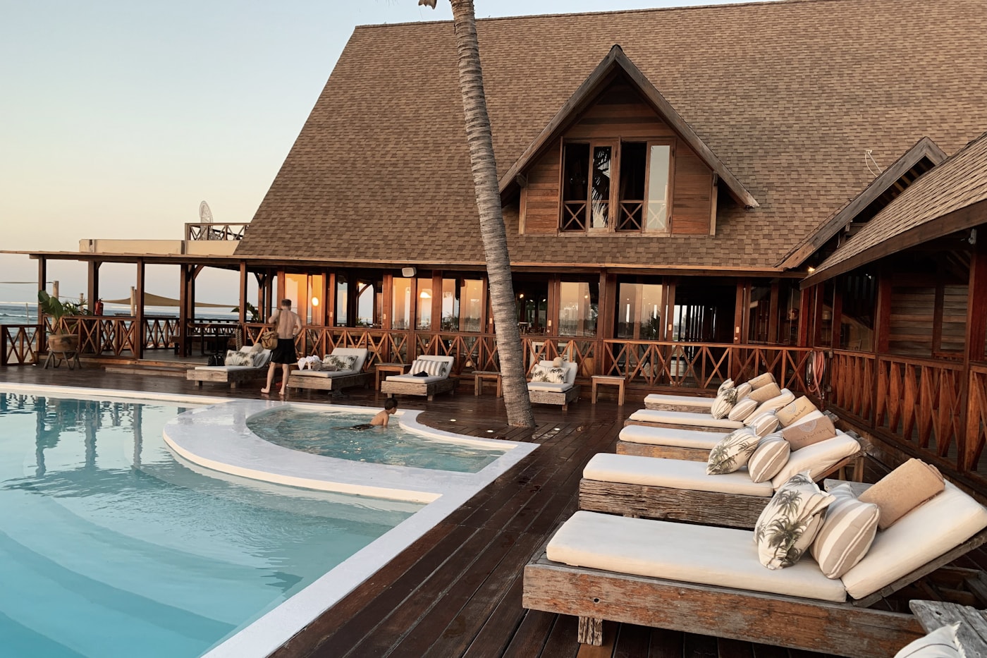 How to Compare Hotel Rates Without Losing the Cancellation Policy